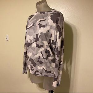 JAMISON Linen Blend Camo Peekaboo Back sweater Top Size XS Lightweight